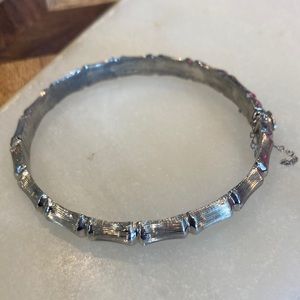 Sterling Silver vintage cuff bracelet lion stamp with V era approx. 1970’s ❤️